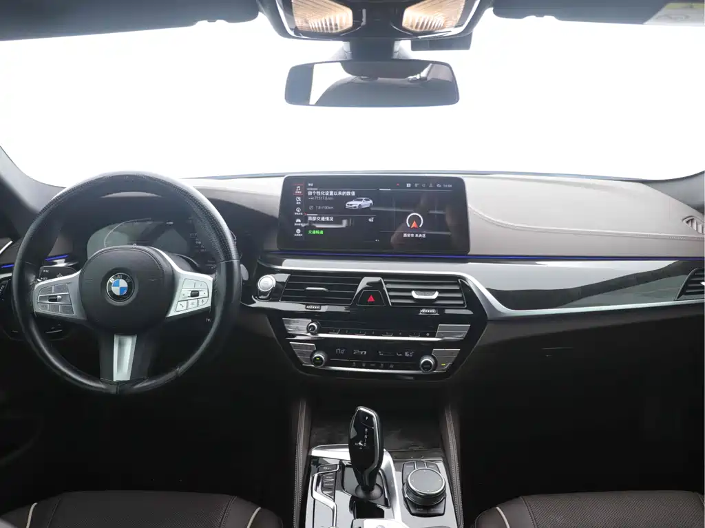 BMW 5 Series 2022 — фото 10