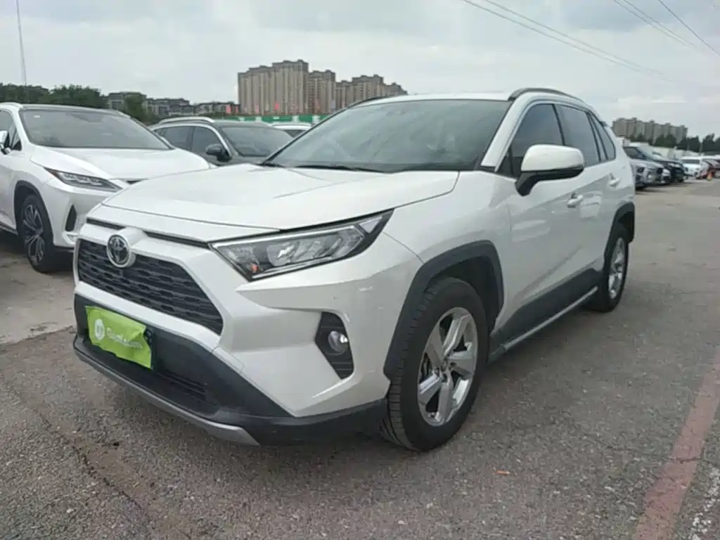 Toyota RAV4 2020 — фото 2