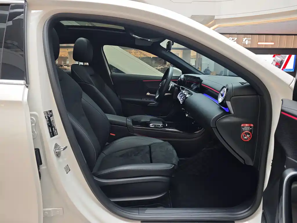 Mercedes-Benz A-Class 2023 — фото 11