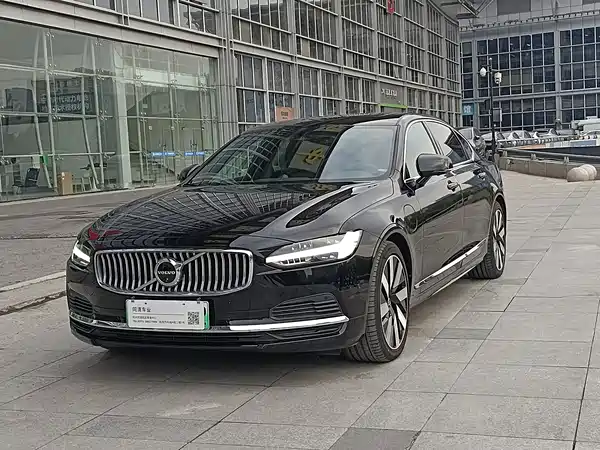 Volvo S90 Plug-In Hybrid 2024