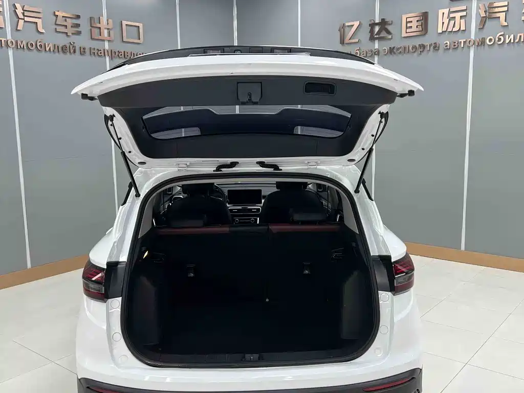 Geely Binyue 2022 — фото 17