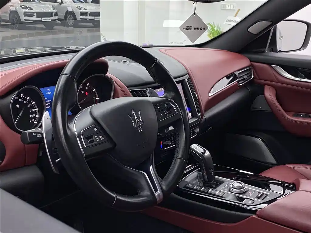 Maserati Levante 2021 — фото 27