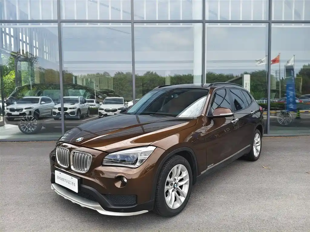 BMW X1 2015 — фото 1