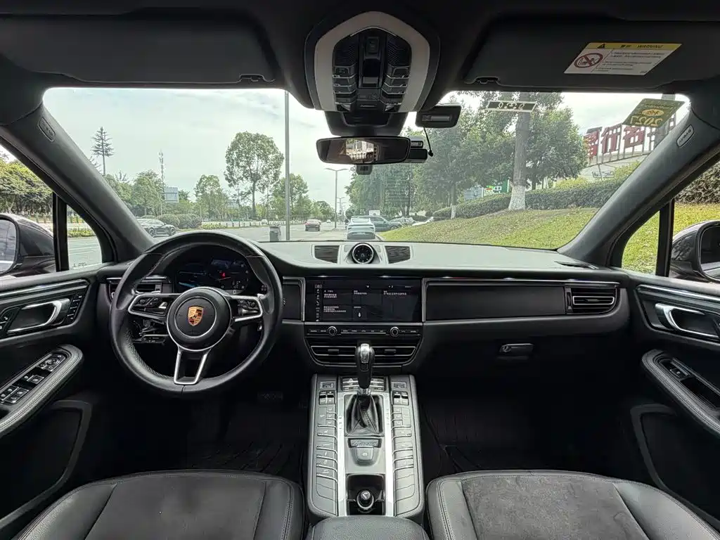 Porsche Macan 2019 — фото 11