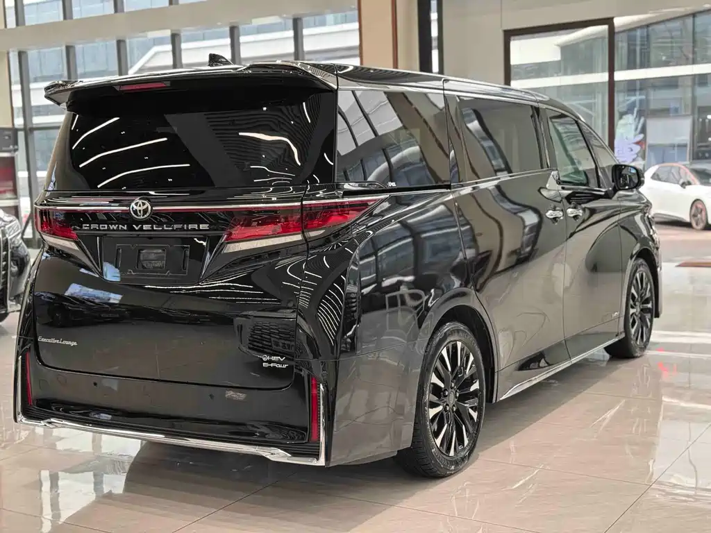 Toyota Vellfire 2024 — фото 10