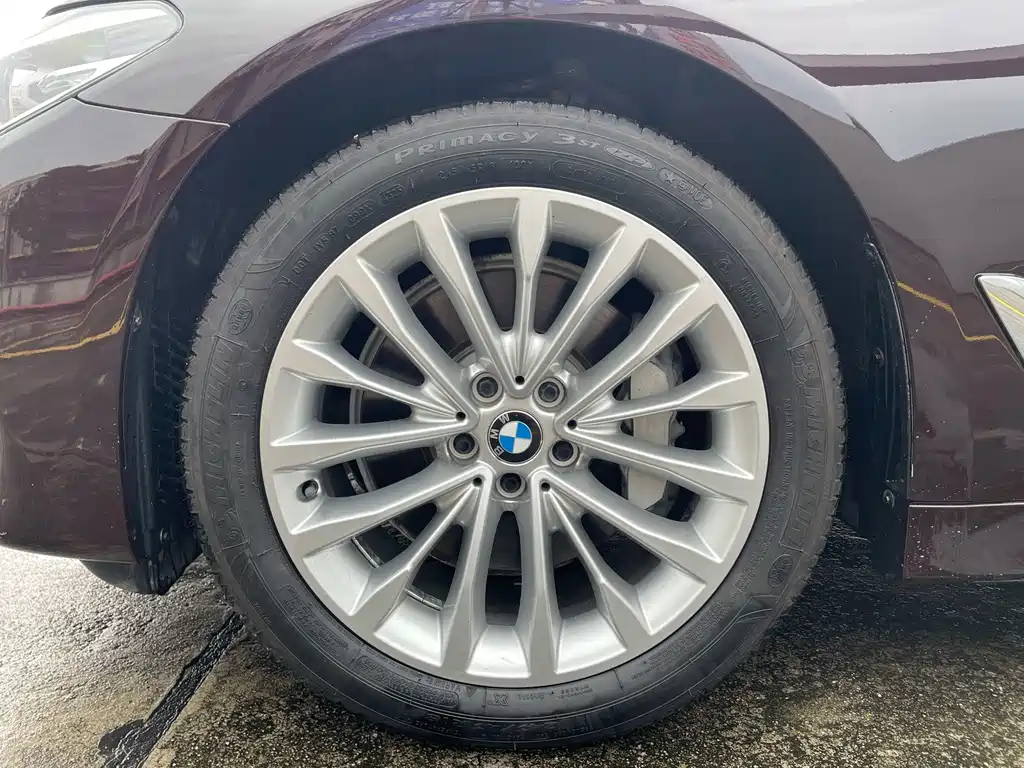 BMW 5 Series 2019 — фото 28