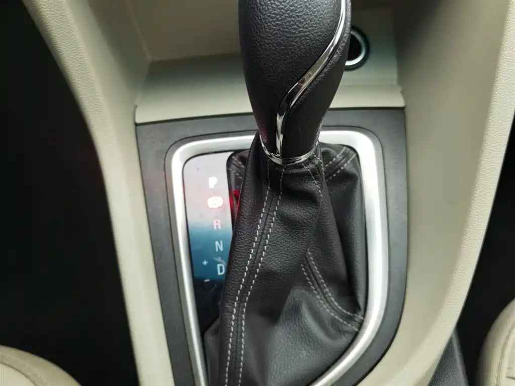 Buick Excelle 2018 — фото 13