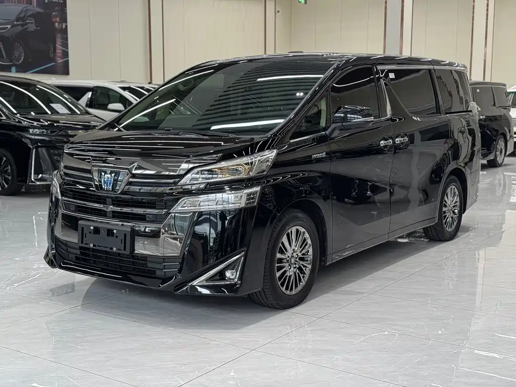 Toyota Vellfire 2023 — фото 1