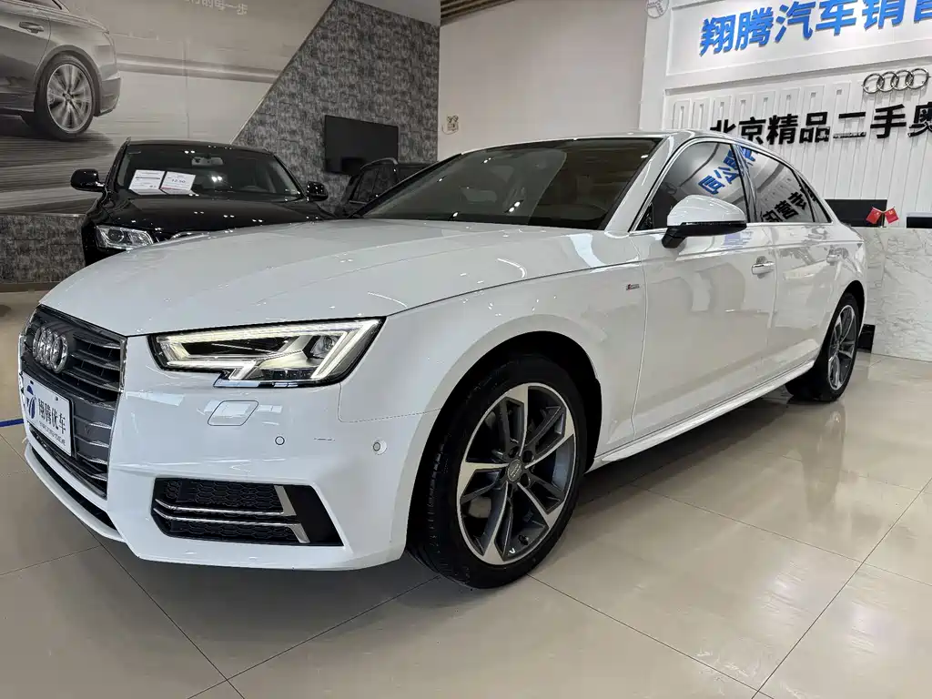 Audi A4L 2019 — фото 1