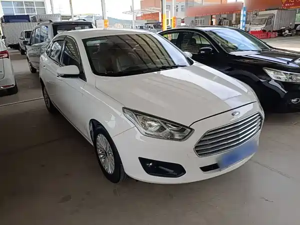 Ford Escort 2015