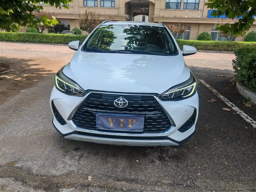 Toyota Yaris L 2021