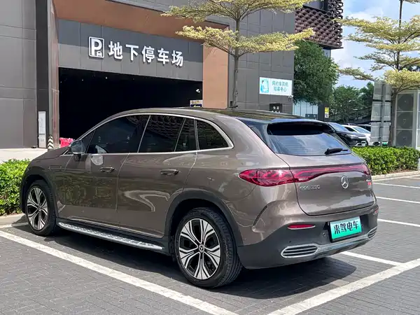 Mercedes-Benz EQE SUV 2023