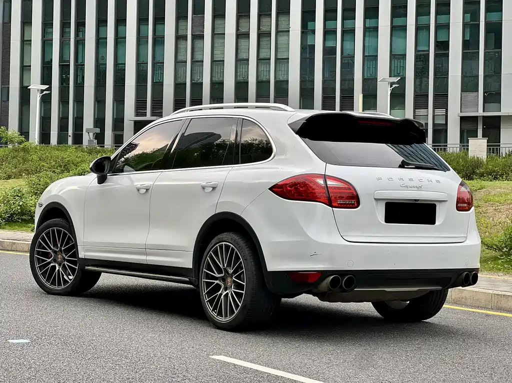 Porsche Cayenne 2014 — фото 11