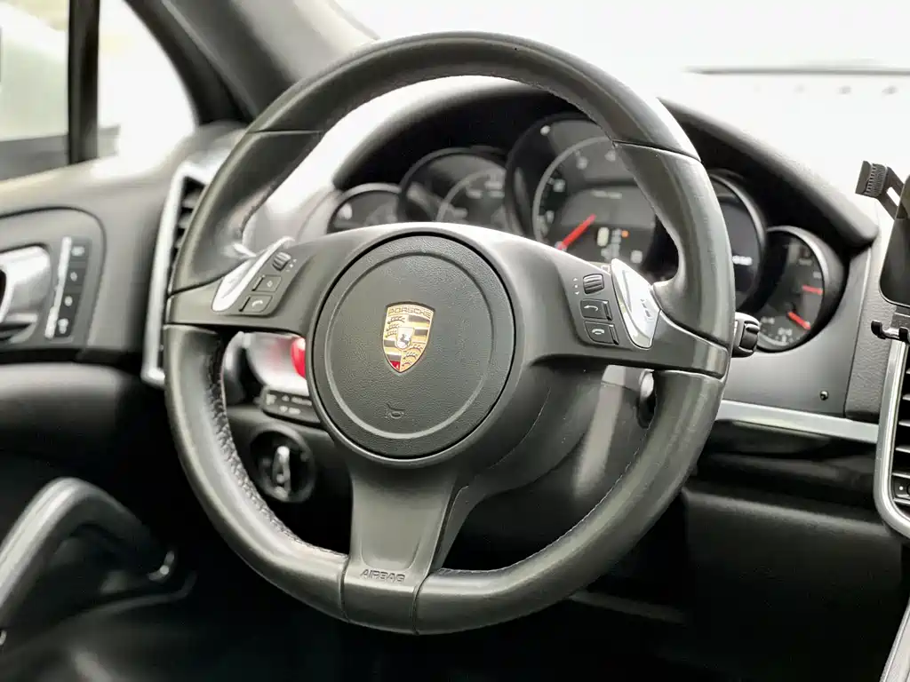 Porsche Cayenne 2014 — фото 7