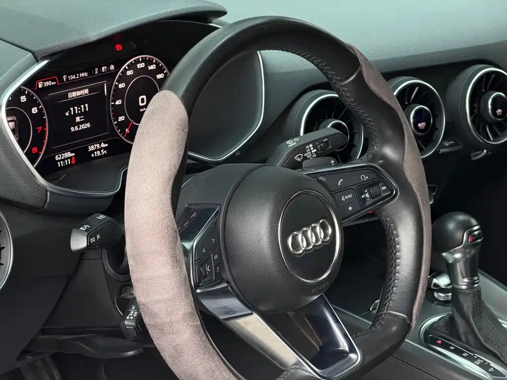 Audi TT 2015 — фото 7