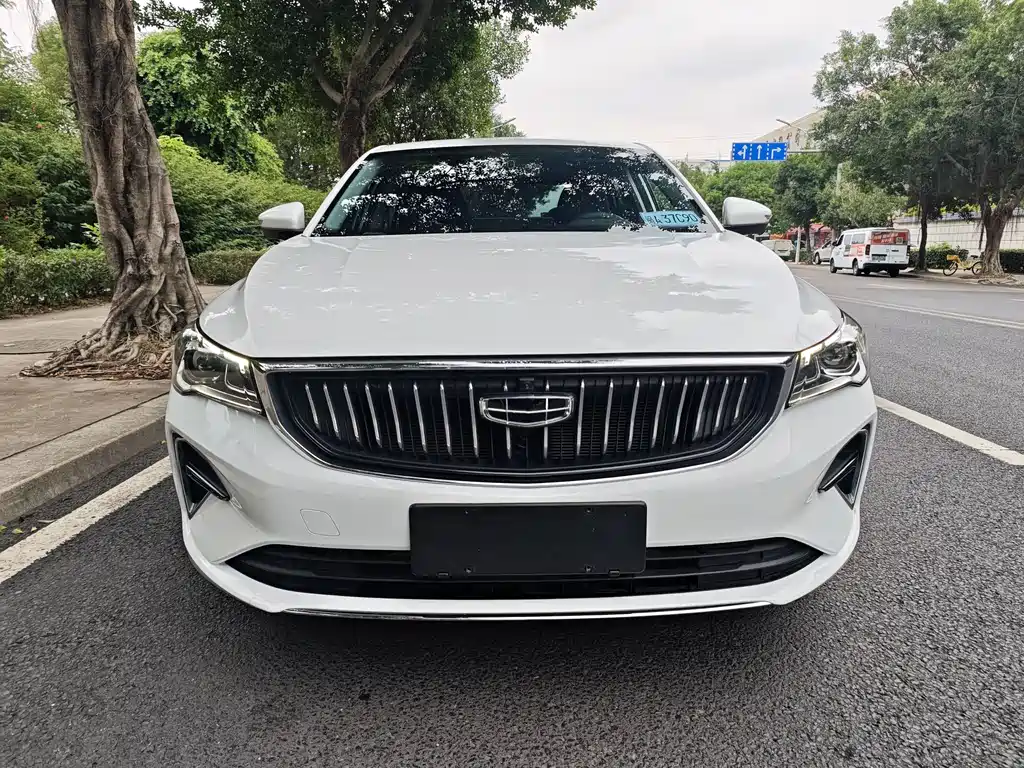 Geely Emgrand 2024