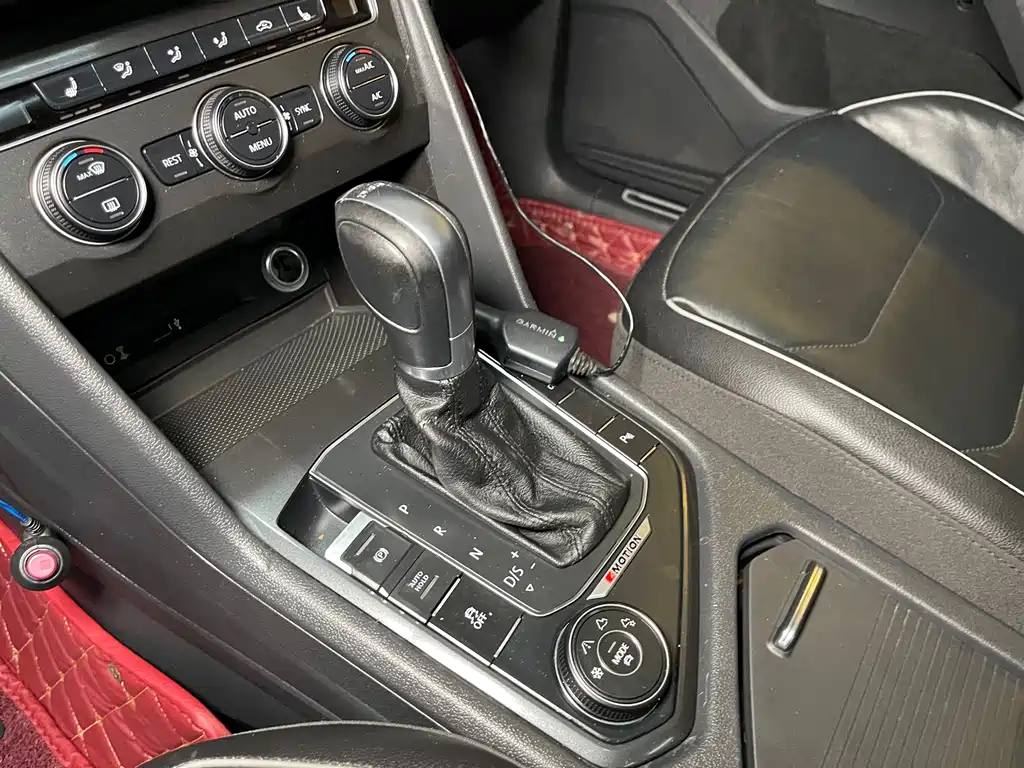 Volkswagen Tiguan 2017 — фото 12