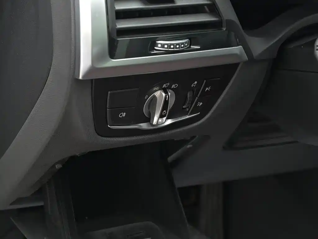 BMW iX3 2021 — фото 16
