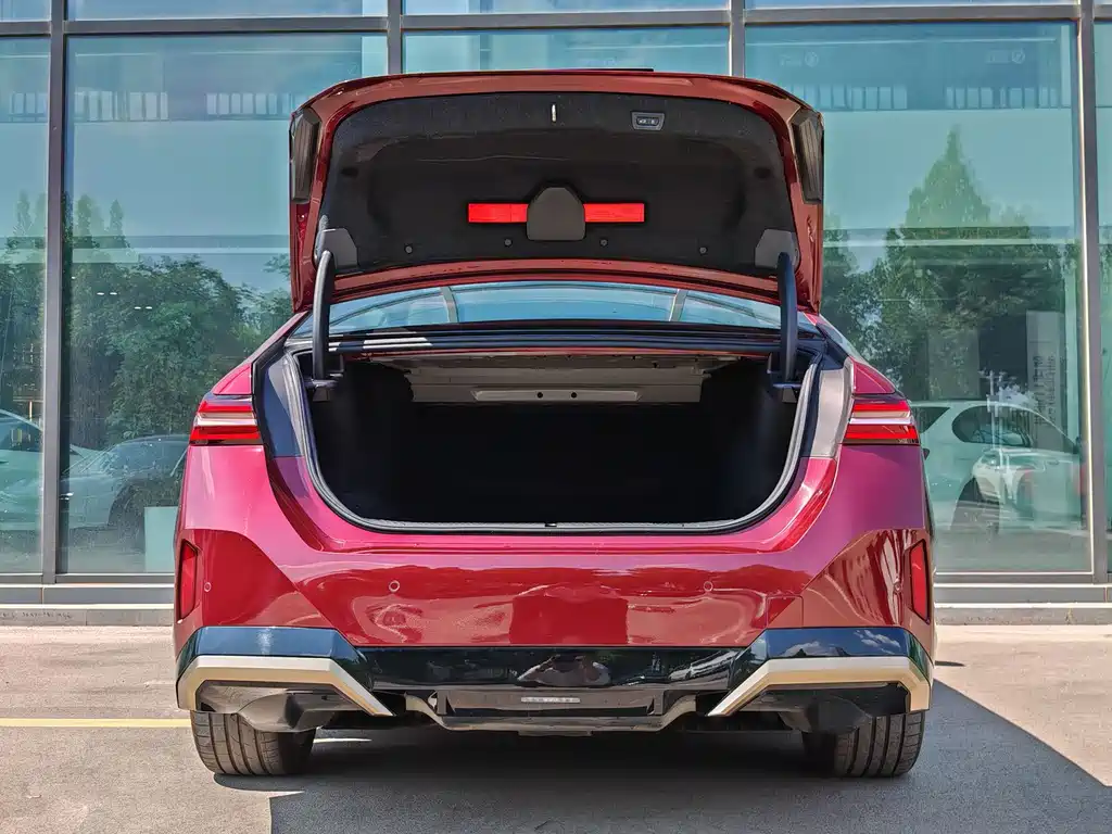 BMW i5 — фото 6