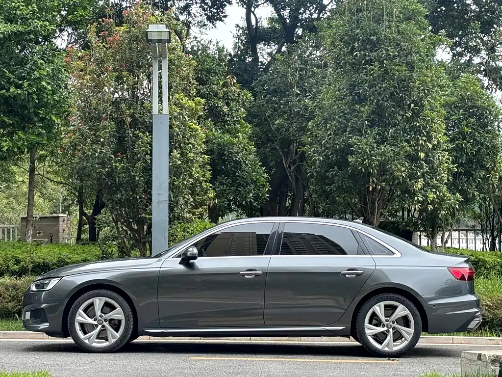 Audi A4L 2021 — фото 7