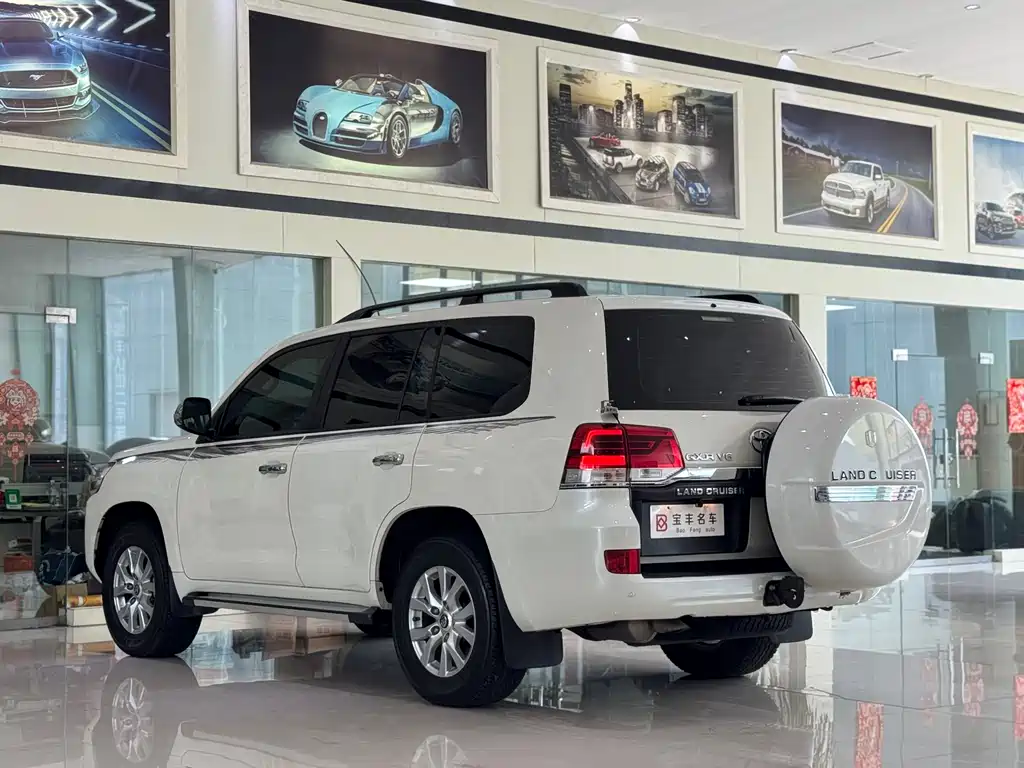 Toyota Land Cruiser 2019 — фото 17