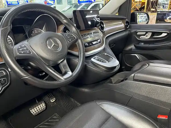 Mercedes-Benz V-Class 2021