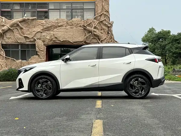 GAC Trumpchi GS3 2025