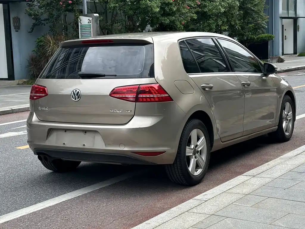 Volkswagen Golf 2017 — фото 17
