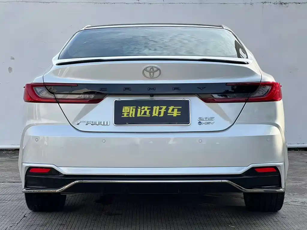 Toyota Camry 2024 — фото 8