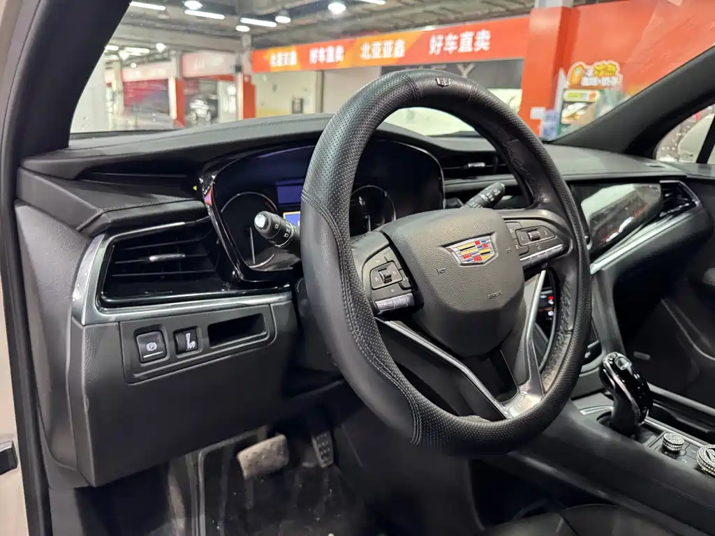 Cadillac XT6 2021 — фото 12