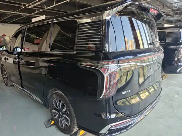 Hongqi HQ9 2023