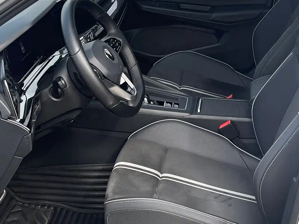 Volkswagen Golf 2021