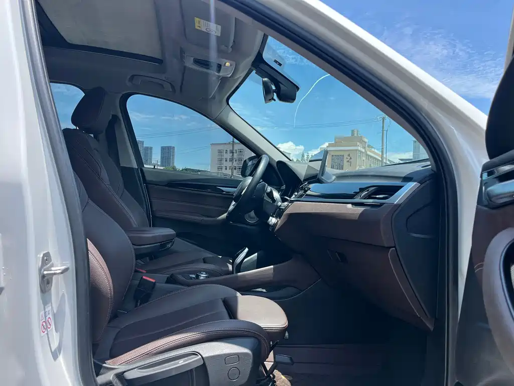 BMW X1 2022 — фото 12