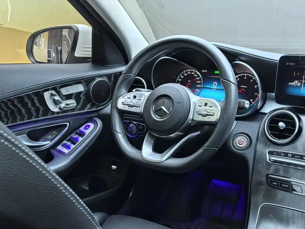 Mercedes-Benz C-Class 2020 — фото 31