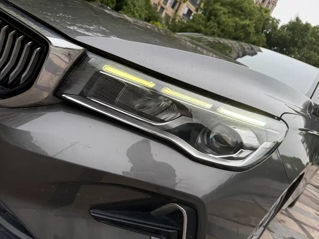 Geely Emgrand 2023