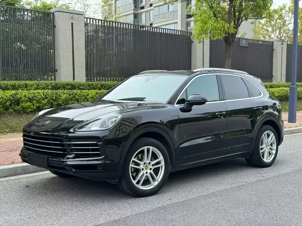 Porsche Cayenne 2019 — фото 1