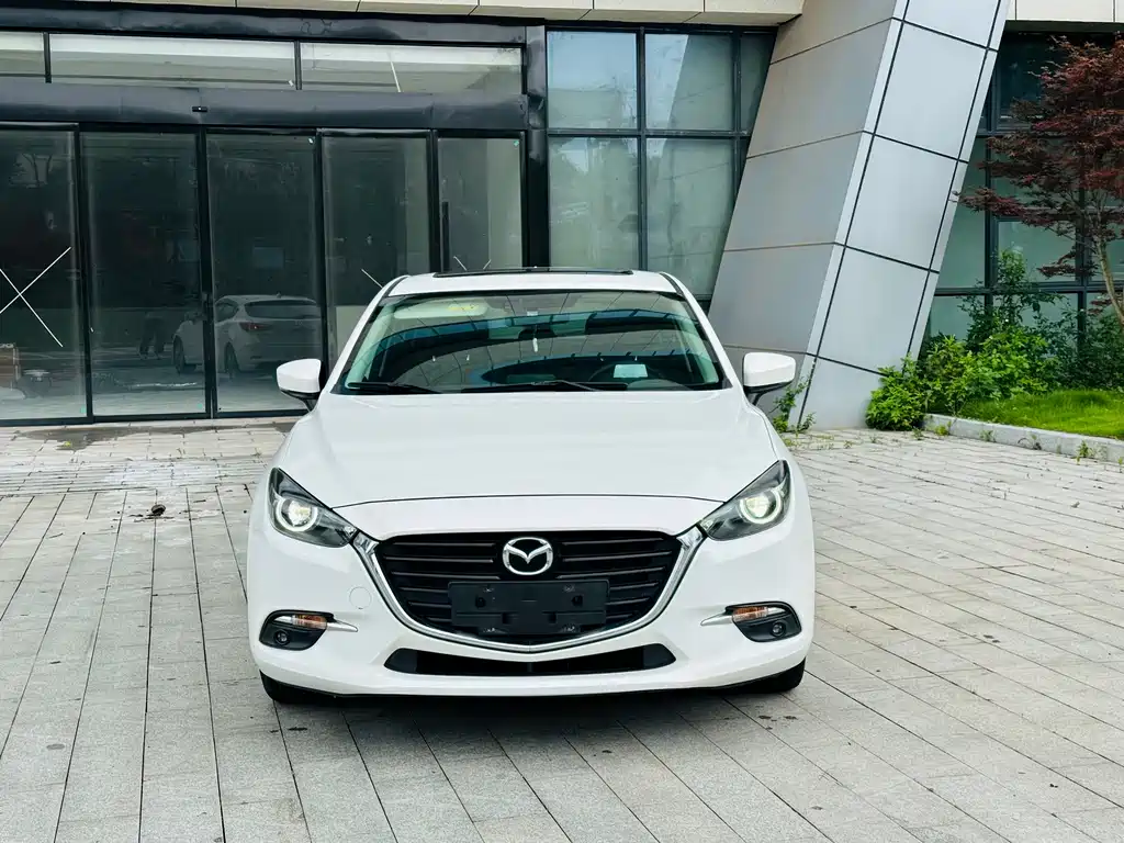 Mazda 3 Axela 2018 — фото 2