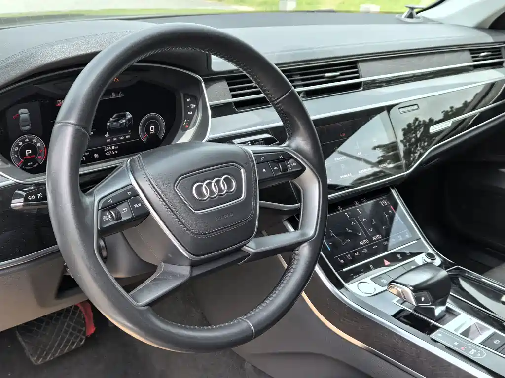 Audi A8 2019 — фото 7