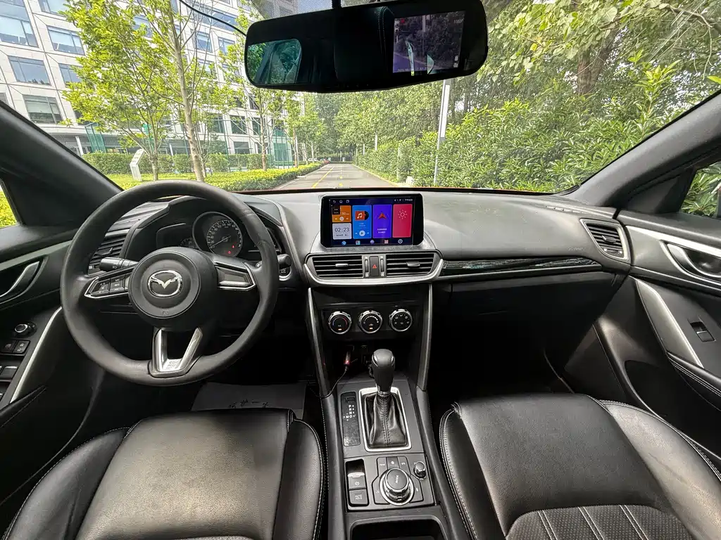 Mazda CX-4 2018 — фото 7