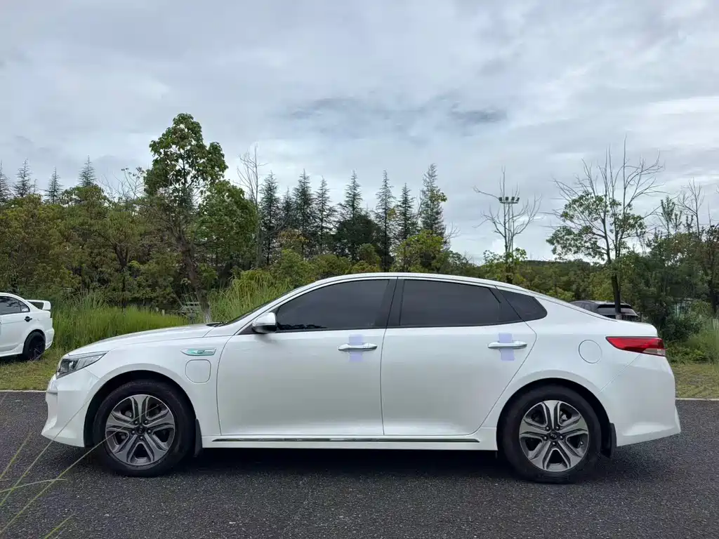 Kia K5 New Energy 2019 — фото 32