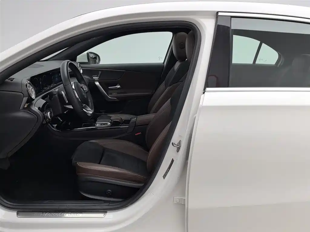 Mercedes-Benz A-Class 2020 — фото 10