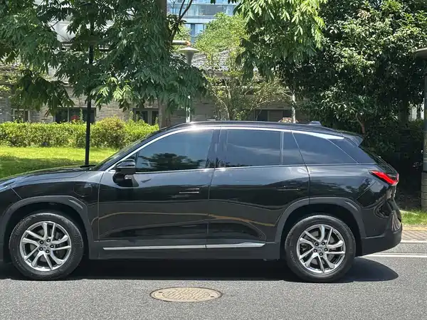 NIO ES6 2020
