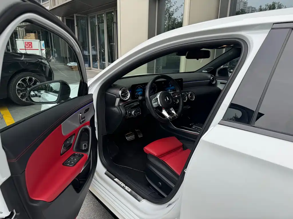 Mercedes-Benz A-Class AMG 2021 — фото 13