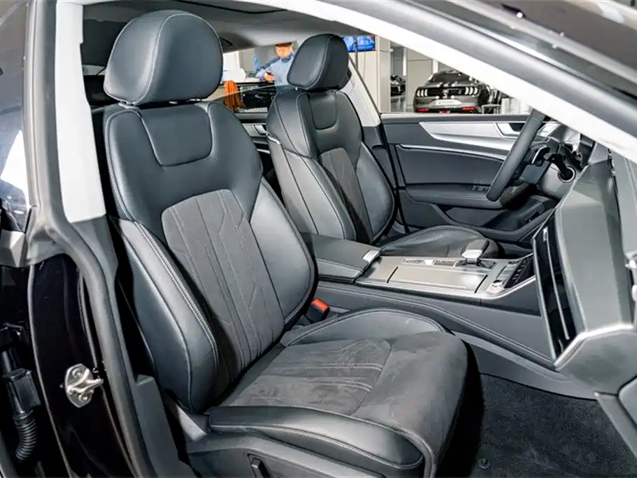 Audi A7L 2025 — фото 18