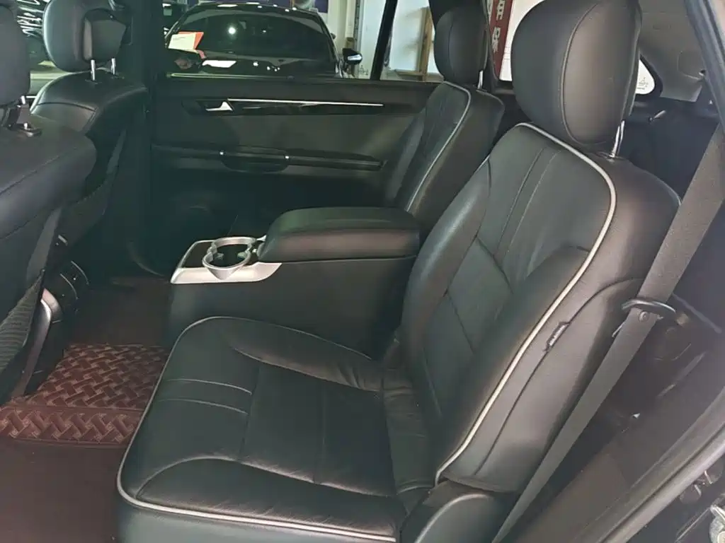 Mercedes-Benz R-Class 2017 — фото 17