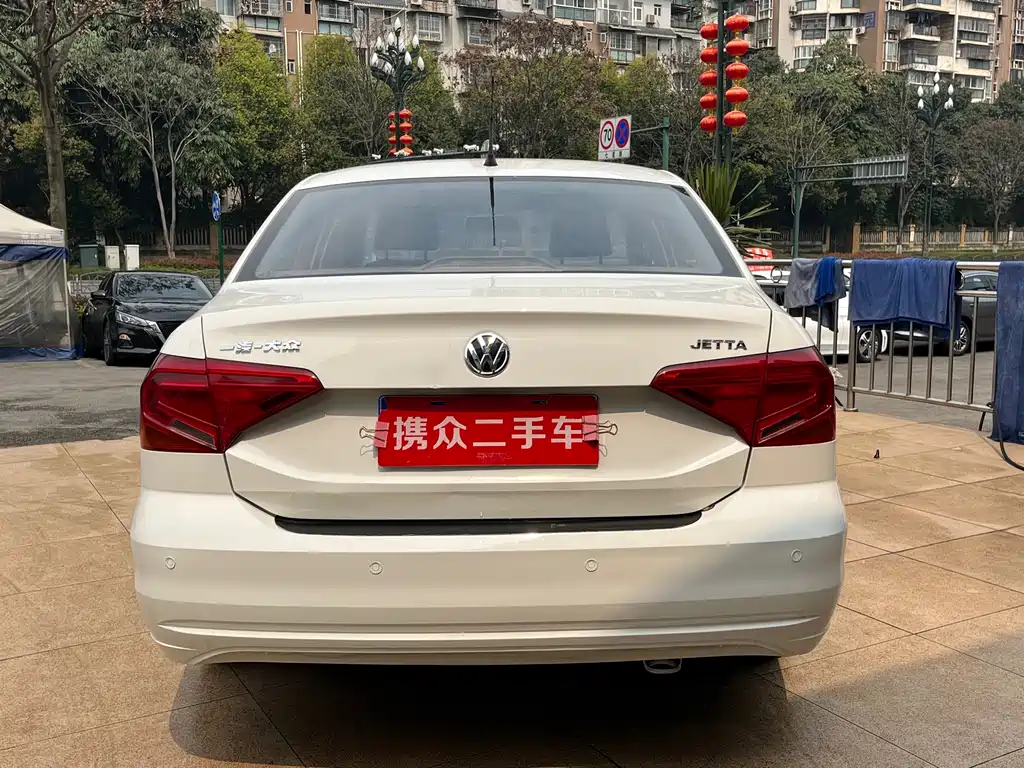 Volkswagen Jetta 2018 — фото 14
