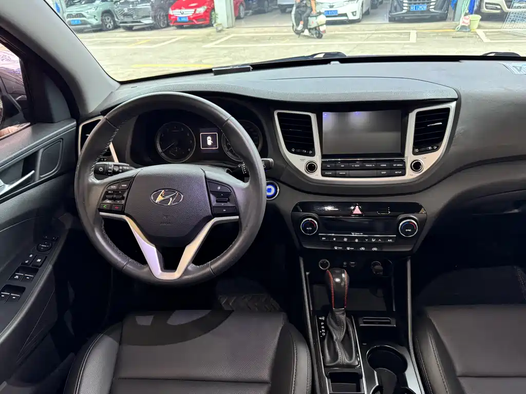 Hyundai Tucson 2016 — фото 11