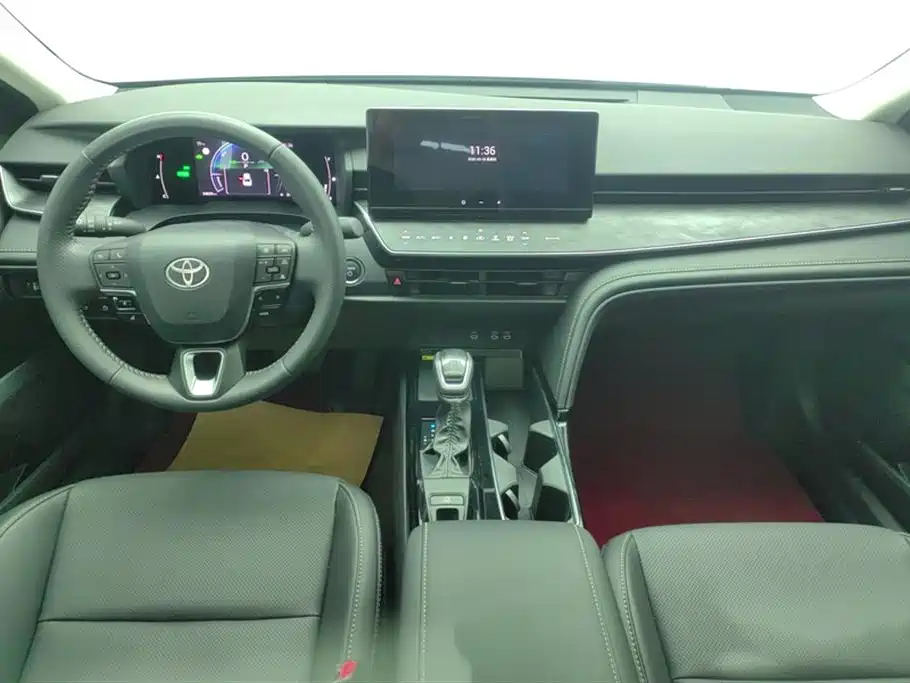 Toyota Camry 2024 — фото 12