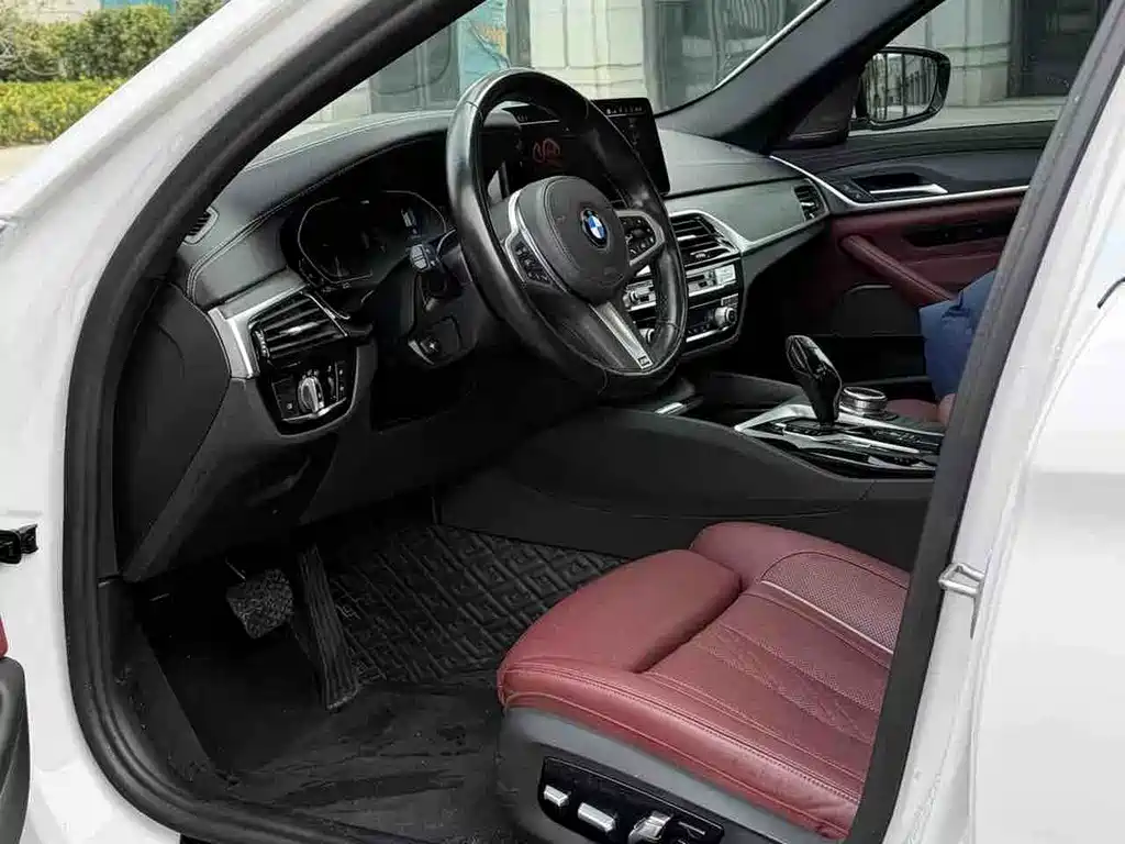 BMW 5 Series 2023