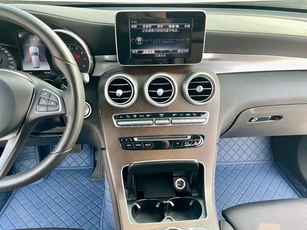 Mercedes-Benz GLC 2018 — фото 13